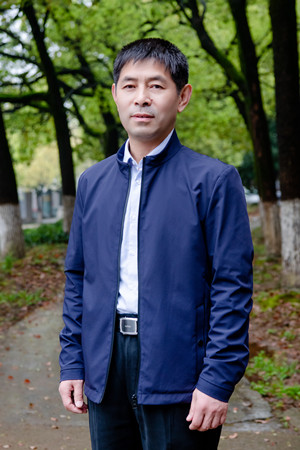 免费中文av
