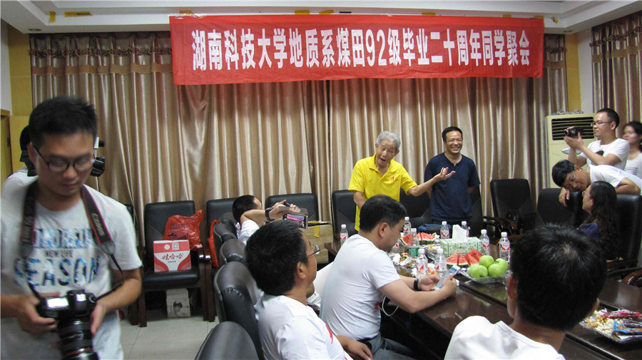 免费中文av