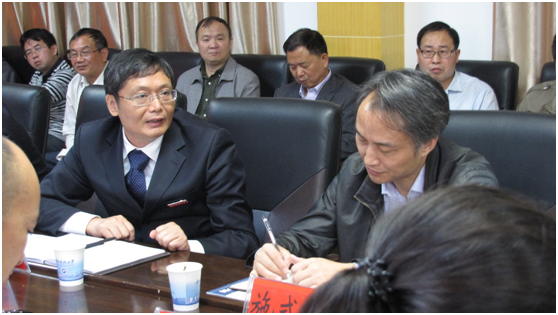 免费中文av