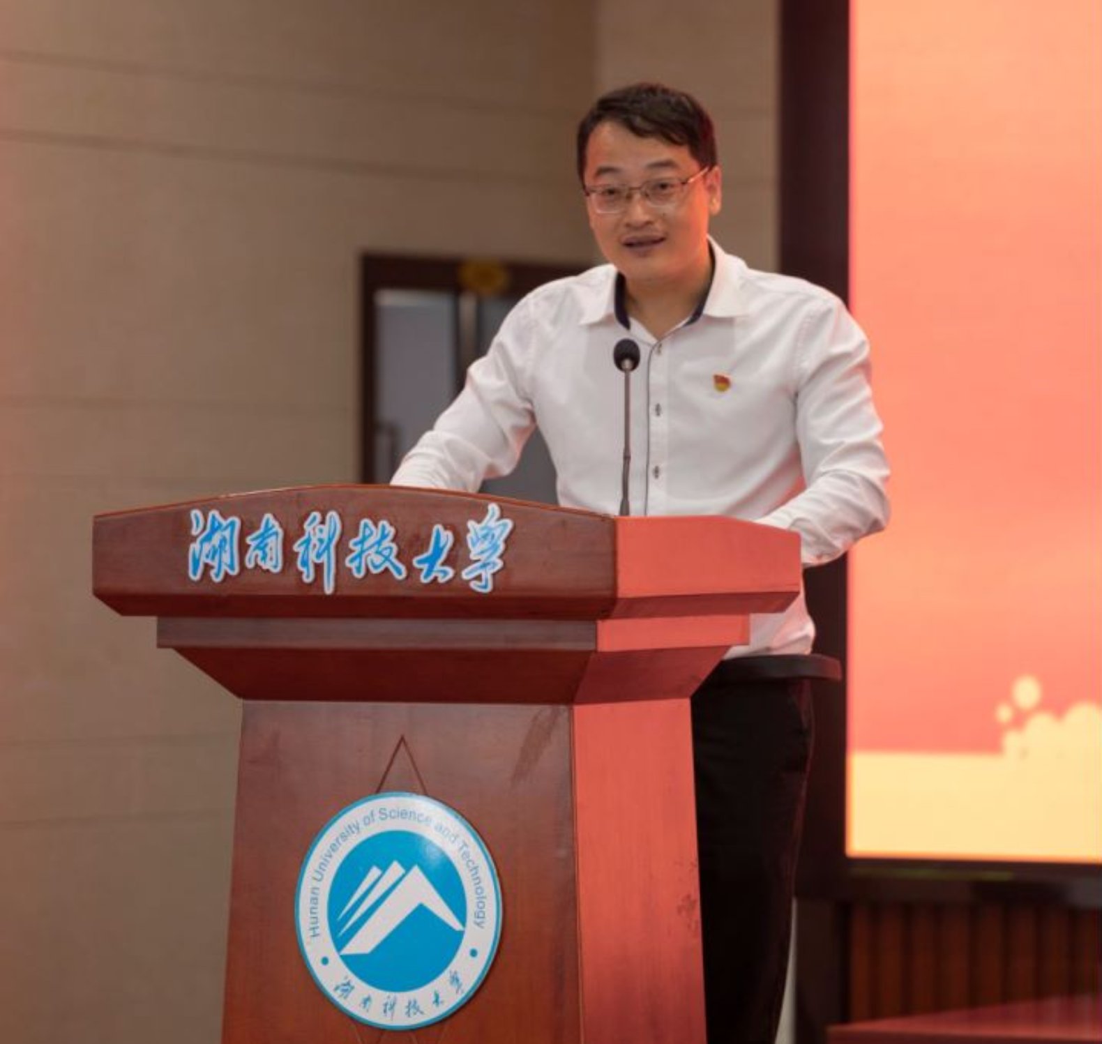 免费中文av