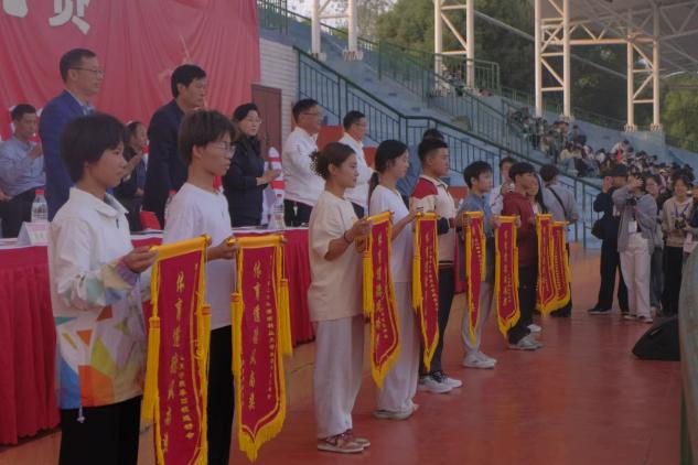 免费中文av