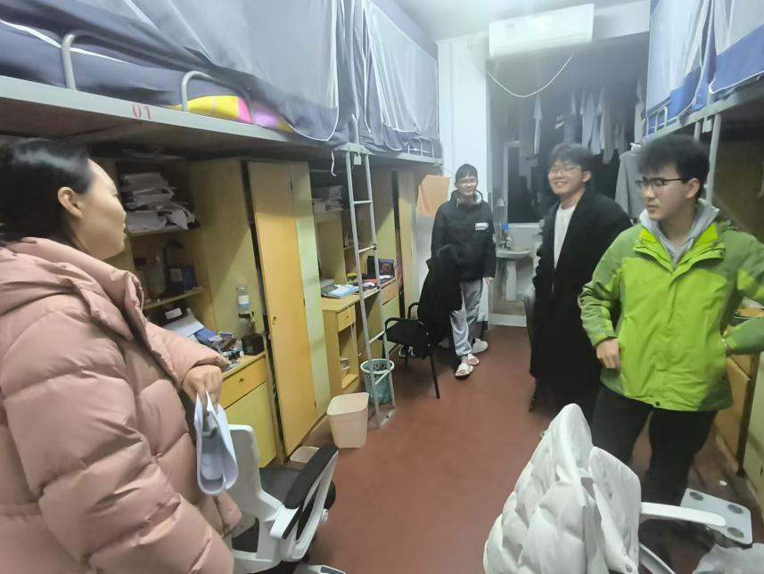 免费中文av