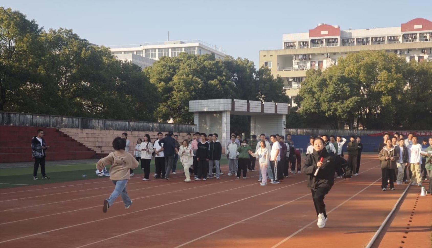 免费中文av