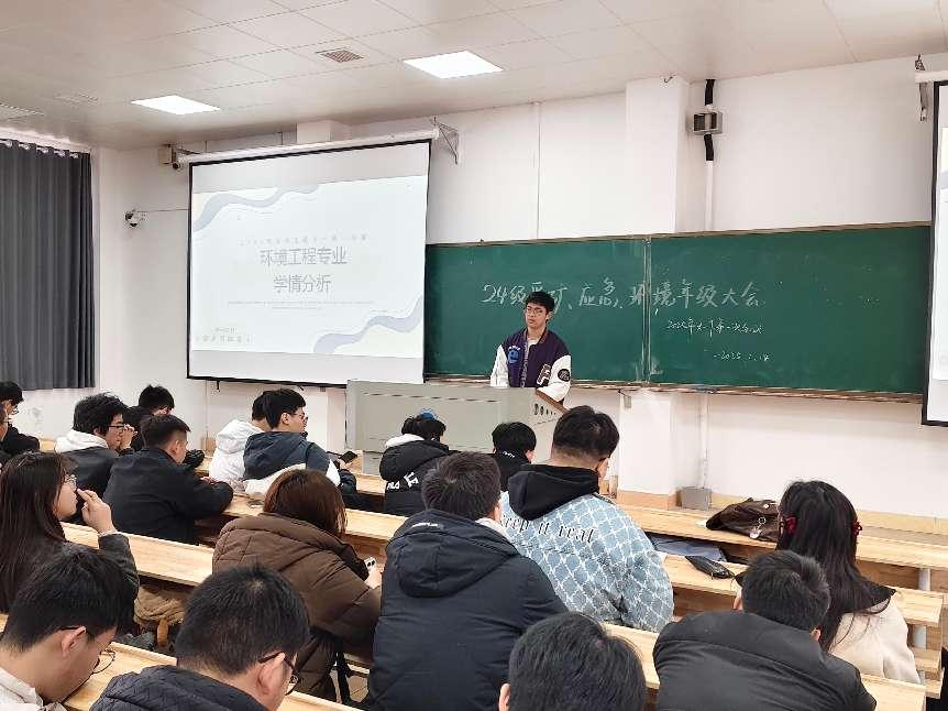 免费中文av