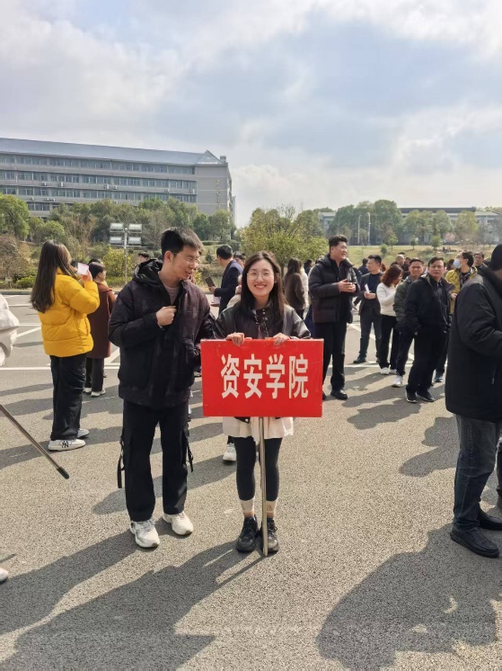 免费中文av