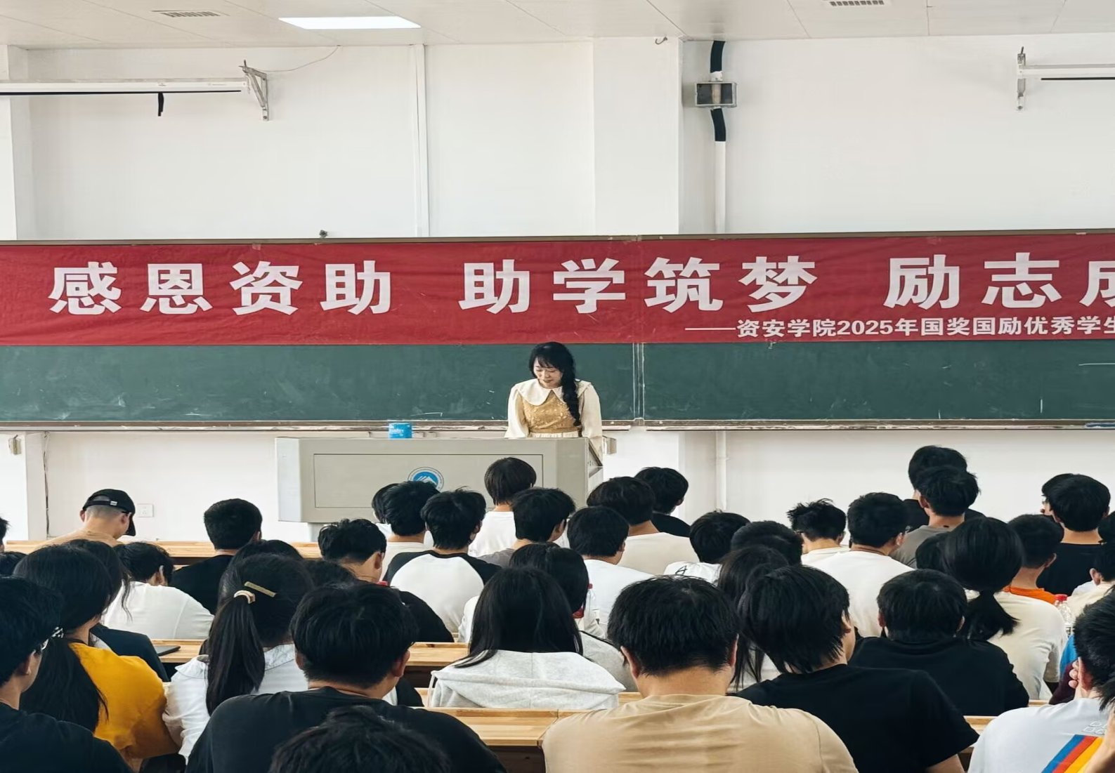 免费中文av