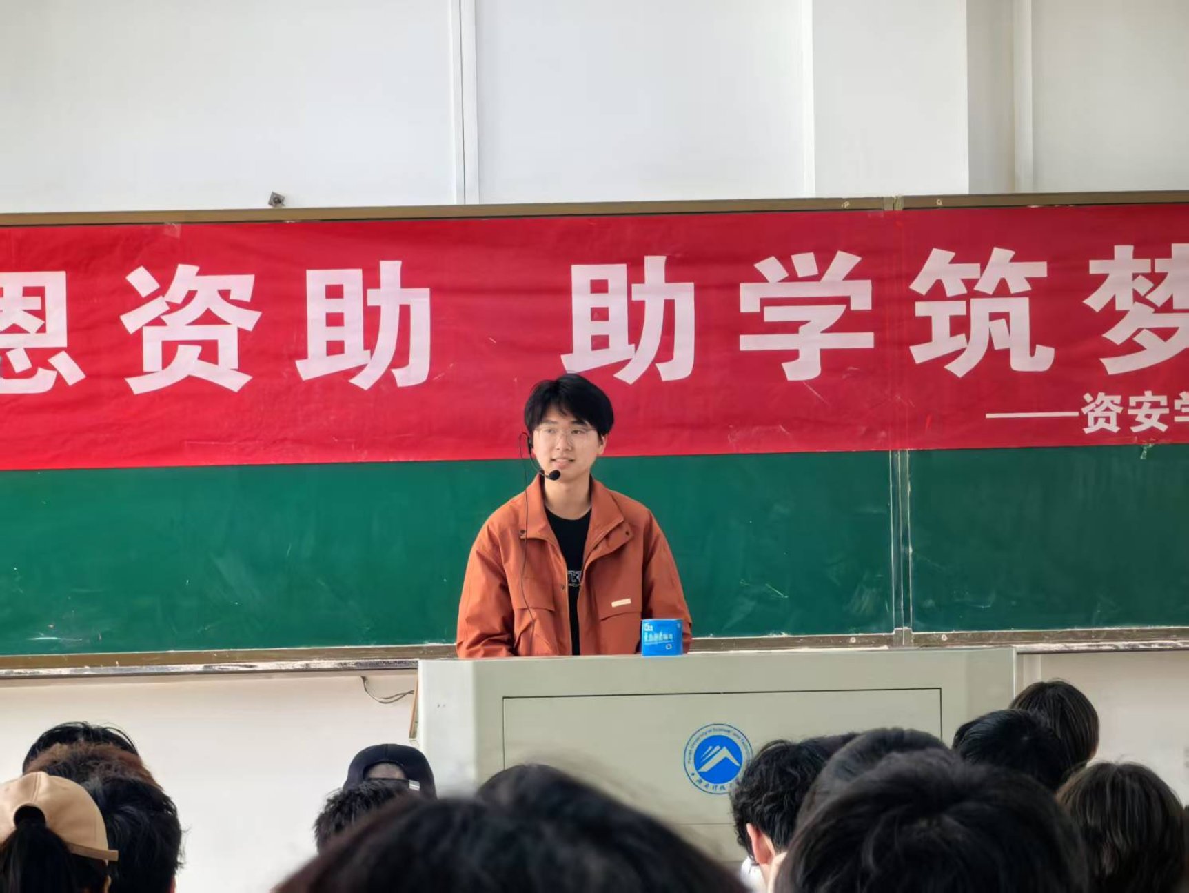 免费中文av