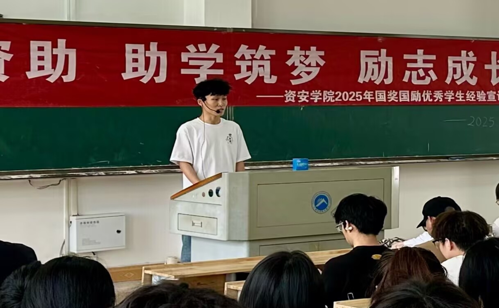 免费中文av